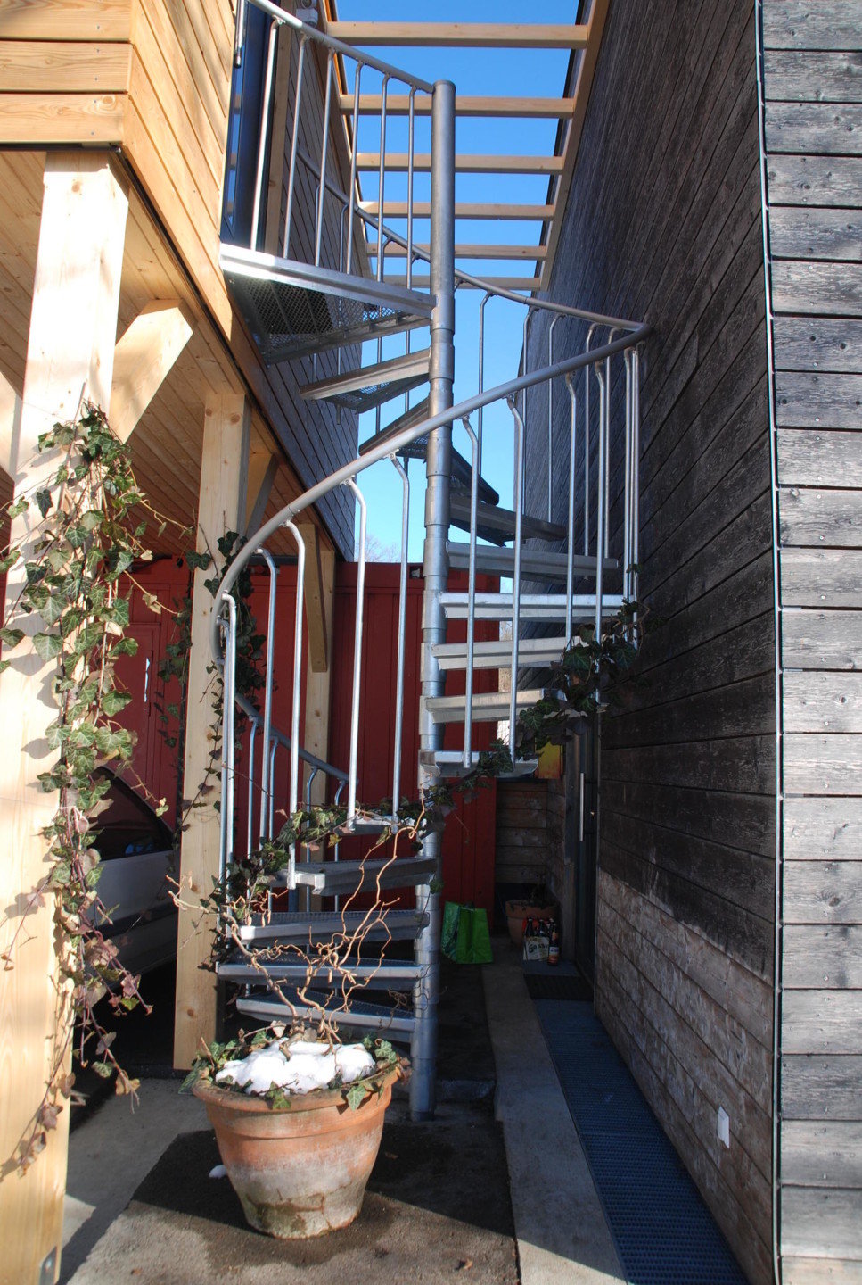 Sparen Platz und sehen gut aus: Unsere flexiblen Stahltreppen geben Ihnen die Möglichkeit, innen wie außen eine passende Treppenlösung für Ihr Zuhause zu finden.