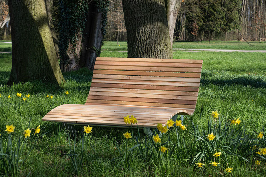 Verschiedene Sitzgarnituren mit passenden Polsterauflagen erweitern deinen Garten um eine stilvolle Sitzgelegenheit.